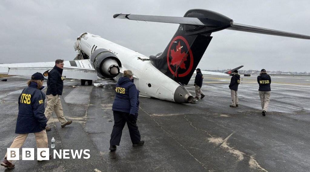 'Like the plane got cut in half': Eyewitnesses describe chaos of LaGuardia crash