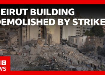 Israeli strike demolishes building in central Beirut | BBC News