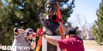 After sex abuse claims, activists and lawmakers rethink Cesar Chavez Day