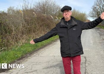 Beatles fan rushes to see Dungeon Lane from Paul McCartney album