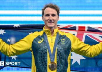 Cameron McEvoy celebrates winning gold at the 2024 Paris Olympics