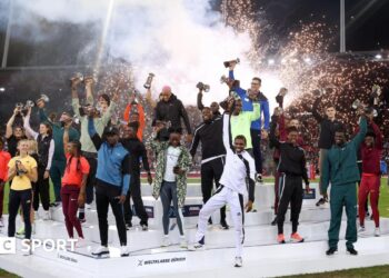 The winners of the 2025 Diamond League disciplines pose with their trophies