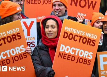 Doctors announce six-day strike in England as talks break down
