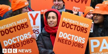 Doctors announce six-day strike in England as talks break down