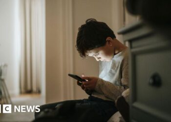 Don't panic - five ways to stop your kids' endless scrolling