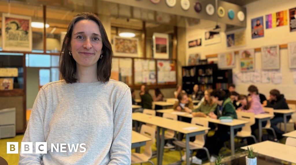 Has banning phones improved performance at Dutch schools?
