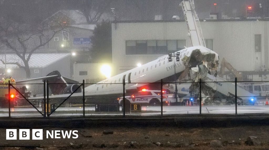 How the deadly LaGuardia Airport crash unfolded