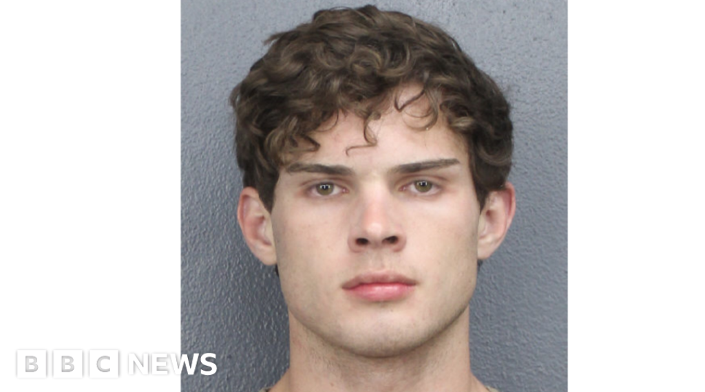 Looksmaxxing influencer Clavicular arrested on battery charge in Florida
