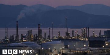 Oil nears highest price since start of Iran war