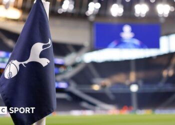 Tottenham corner flag