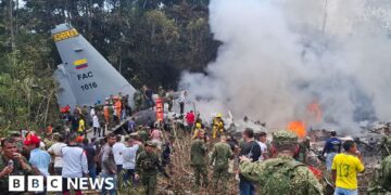 Search for four missing soldiers after Colombia plane crash kills 66