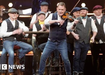 Stockton pub choir Infant Hercules stars in West End Gala