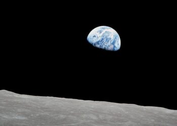 The first colour photo of Earth from the Moon