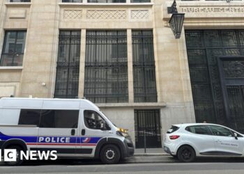 Three arrested in Paris after attempted bomb attack outside Bank of America