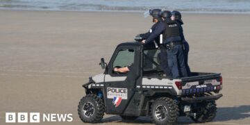 UK and France extend talks over new small boats deal