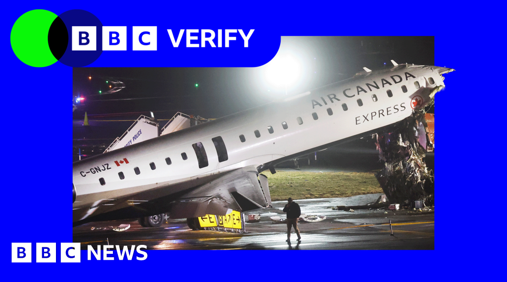 What happened in the seconds before Air Canada plane crashed at LaGuardia