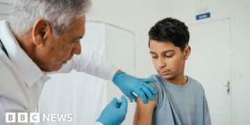 Why is MenB vaccine not given to teenagers in UK and should they be offered it?