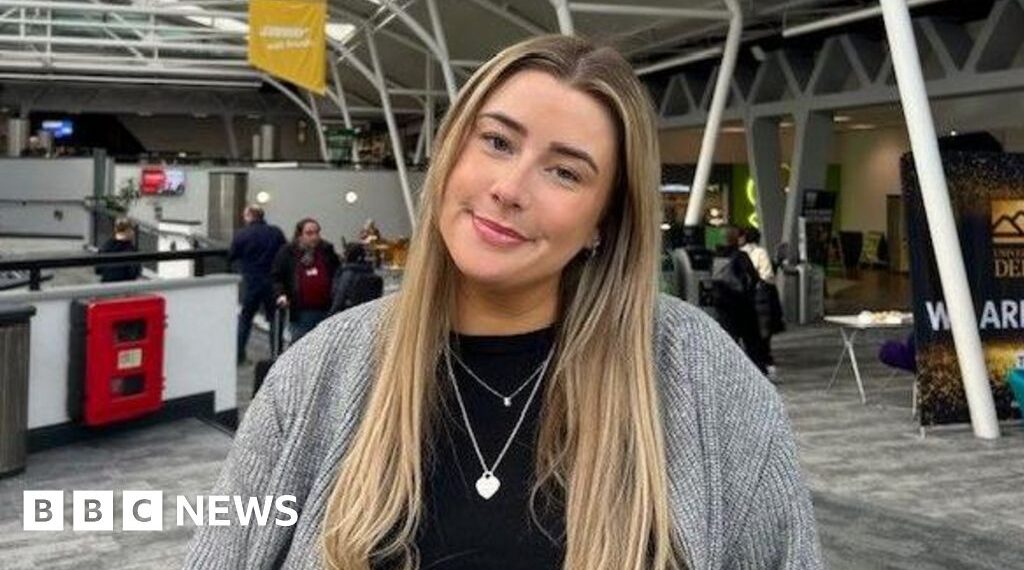 'My lonely start to adulthood with endometriosis'