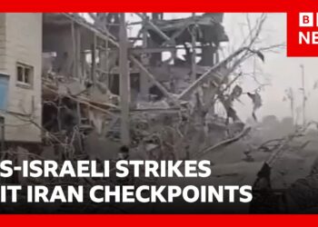US-Israeli strikes hit street checkpoints in Iran | BBC News