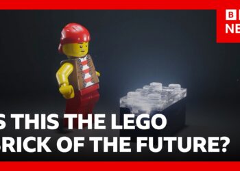 Lego announces new ’smart brick’ in Las Vegas | BBC News
