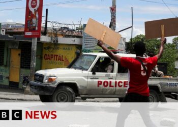 Haiti capital under gang control with residents in survival struggle | BBC News