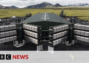 Inside the hidden carbon plant pulling CO2 from thin air | BBC News