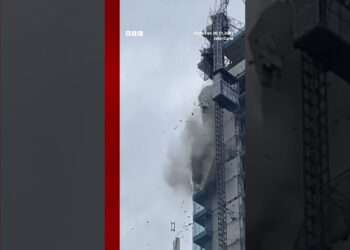 The crane collapsed after a powerful earthquake rocked the Philippines. #Shorts #Earthquake #BBCNews