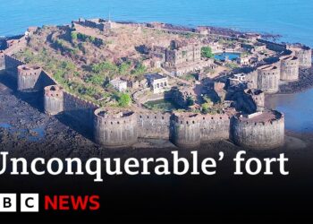 India’s centuries-old ‘unconquerable’ sea fort – BBC News