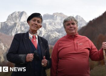 The last ‘sworn virgins’ of Albania – BBC News