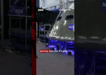 What does the Orion spacecraft look like inside? #Artemis #Orion #BBCNews