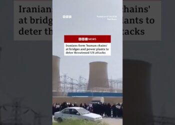 Iranians form “human chains” at bridges and power plants. #Iran #BBCNews