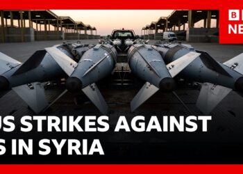 US carries out ‘massive’ strike against IS in Syria | BBC News