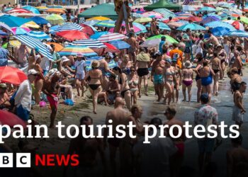 Spain set for protests over tourism | BBC News