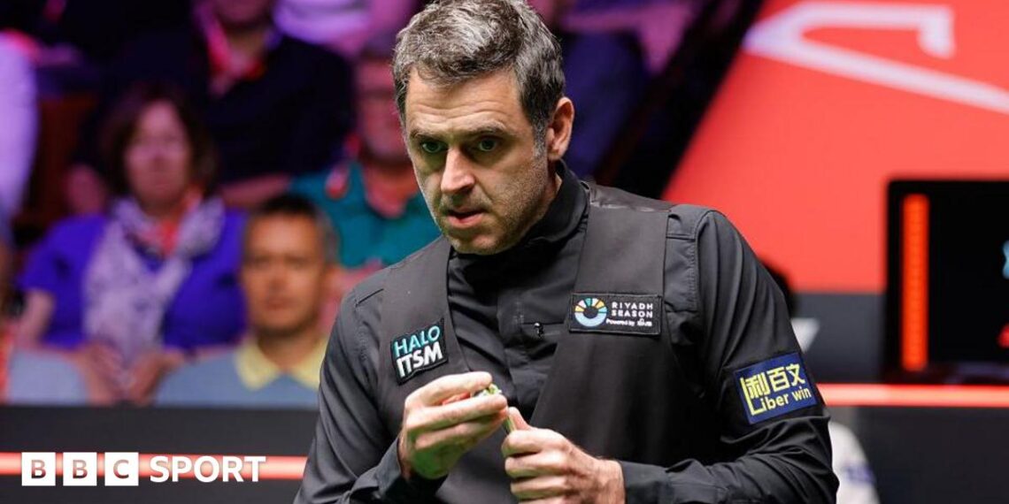 Ronnie O'Sullivan playing in the final of the 2025 World Snooker Championship
