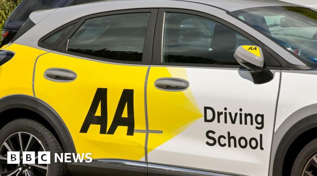 AA and BSM ordered to refund learner drivers for hidden fees