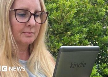 Amazon to end support for older Kindles, prompting user outcry