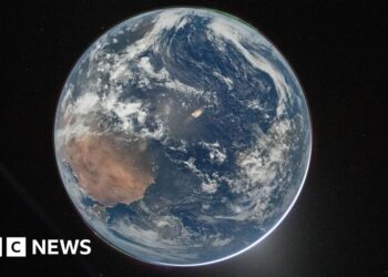 Artemis II crew take 'spectacular' image of Earth