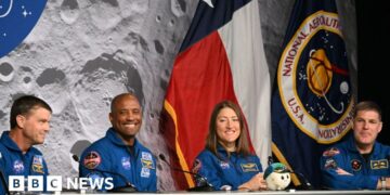 Artemis crew describes Moon mission and splashdown moment