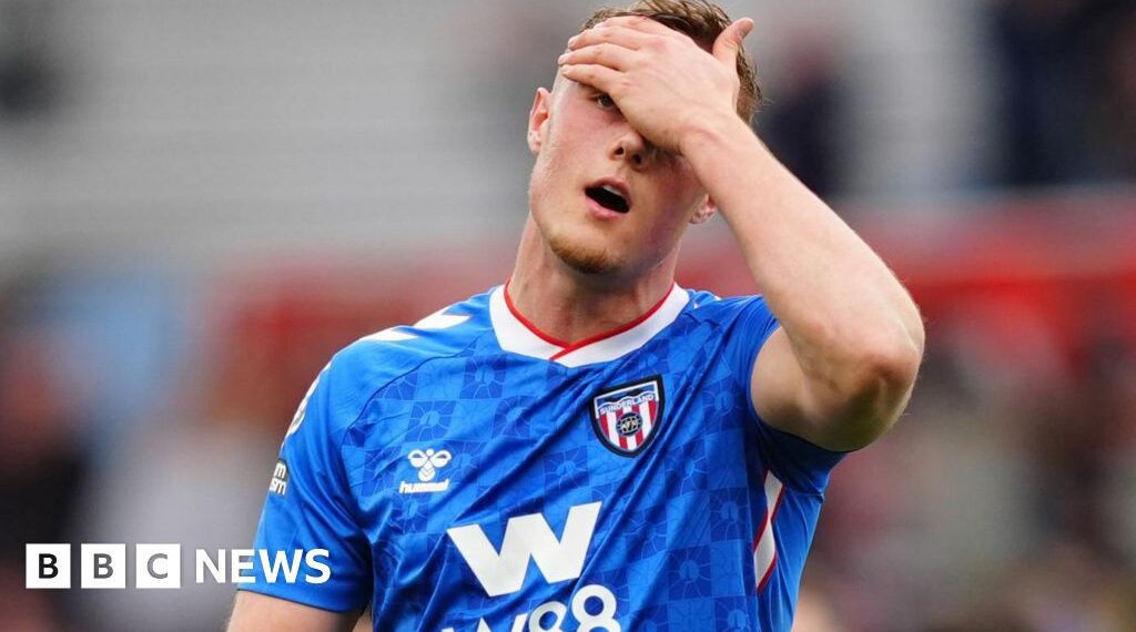 Artist's threat to sue Sunderland AFC over kit design