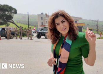 BBC reports from Lebanese border town as residents try to go back