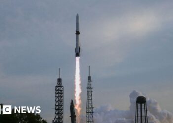 Blue Origin rocket grounded after satellite 'mishap'