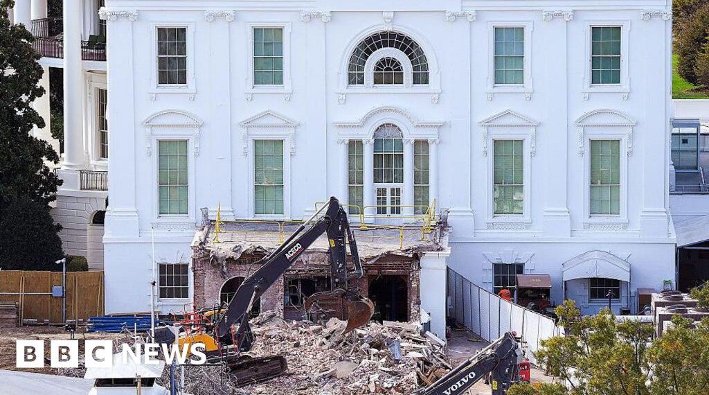 Building of Trump's White House ballroom can resume in full, appeals court says