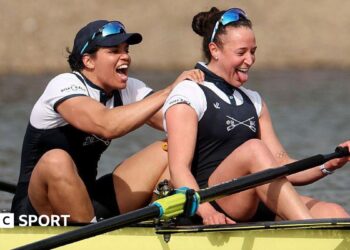 Oxford's Kyra Delray and Esther Briz Zamorano celebrate after victory in the women's Boat Race
