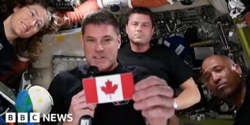 Canada's Mark Carney makes call to Artemis II