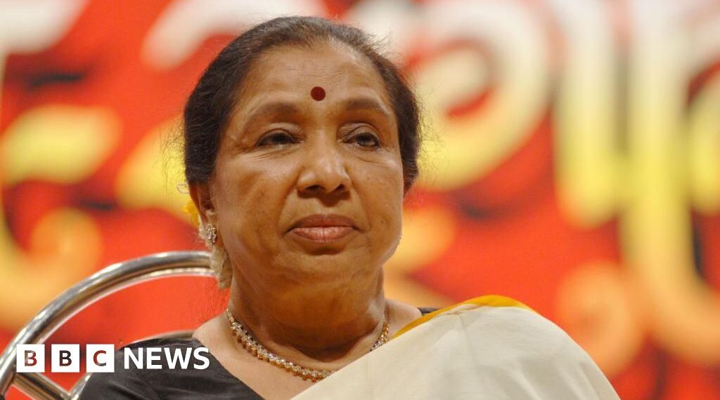 Celebrities and fans pay tributes to legendary singer
