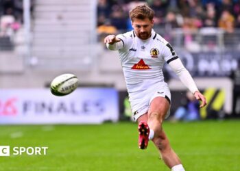 Henry Slade kicks the ball off the tee against Stade Francais earlier this season