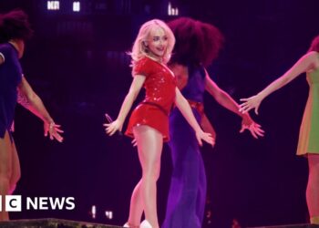 Coachella kicks off with Sabrina Carpenter and surprise guests