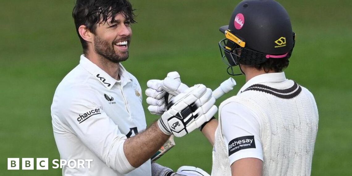 Ben Foakes celebrates scoring a century
