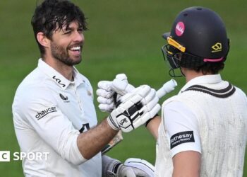 Ben Foakes celebrates scoring a century