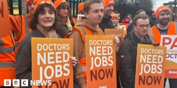 Don't put off treatment during doctors' strike, NHS tells patients